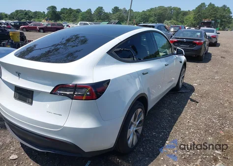 2024 Tesla Model Y Long Range Dual Motor All-Wheel Drive from USA, damaged, VIN 7SAYGDEE8RA290335